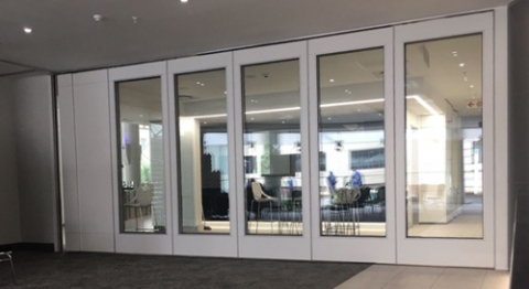 Variflex-Glass-closed-position