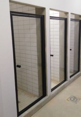 Black-Framed-Pivot-Showerdr2