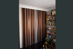 Varifold wooden folding door