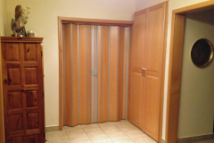 Varifold wooden folding door