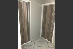 Varifold wooden folding door