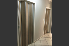 Varifold wooden folding door