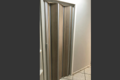 Varifold wooden folding door